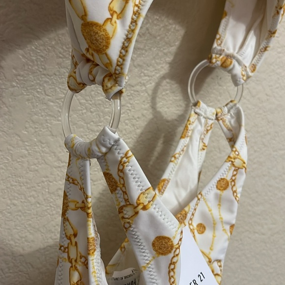 Forever 21 White & Yellow Chain Print Cutout One Piece Swimsuit Size Small - Picture 4 of 6
